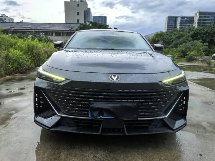ChangAn 2022 UNI-V 1.5T honorable automatic gear 2