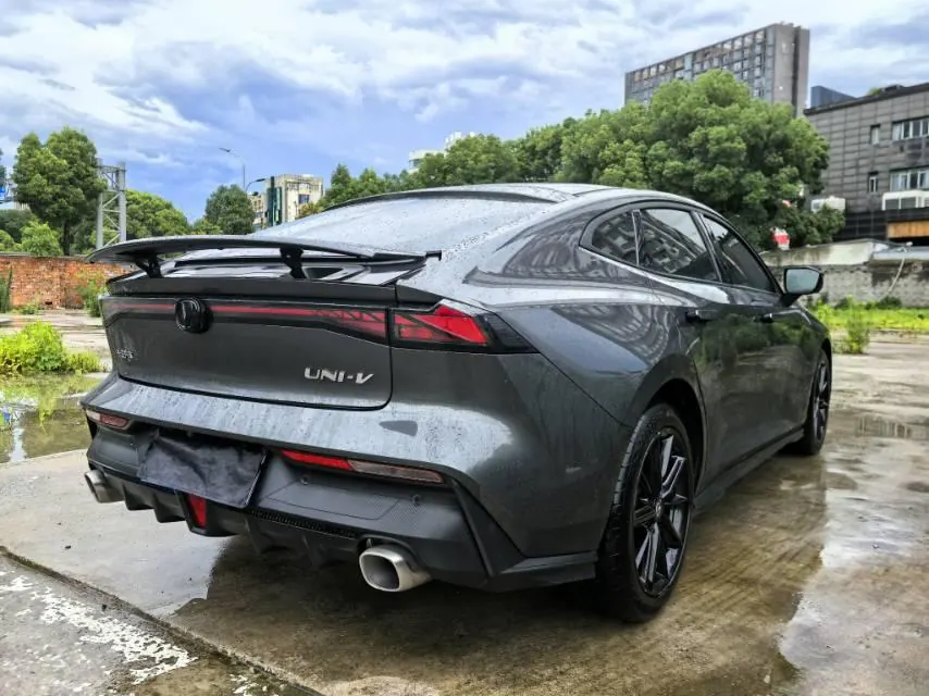 ChangAn 2022 UNI-V 1.5T honorable automatic gear 4