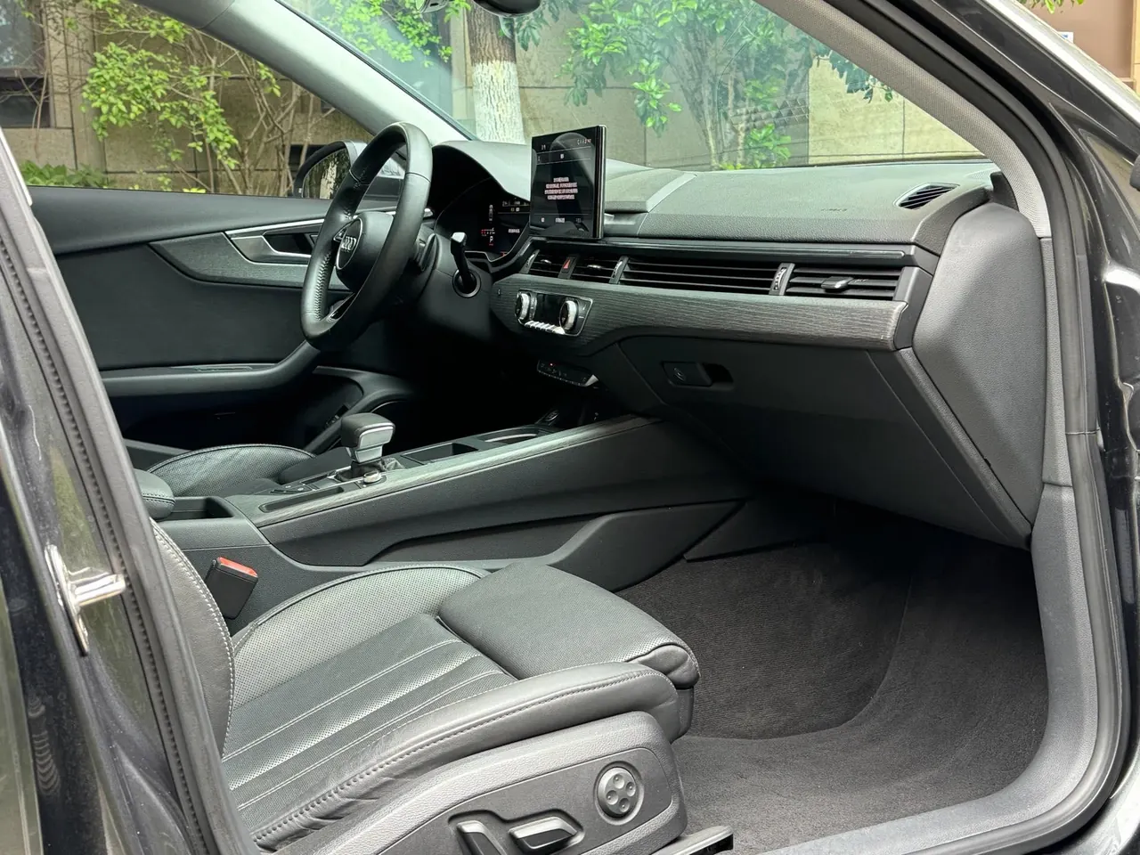 Audi 2020 A4L 2.0TFSI 40TFSI Deluxe Dynamic Automatic 6