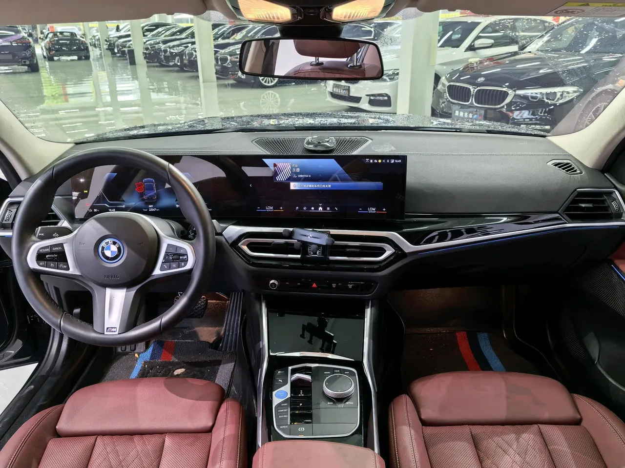 BMW 2024 i3 eDrive 35 L automatic gear 3