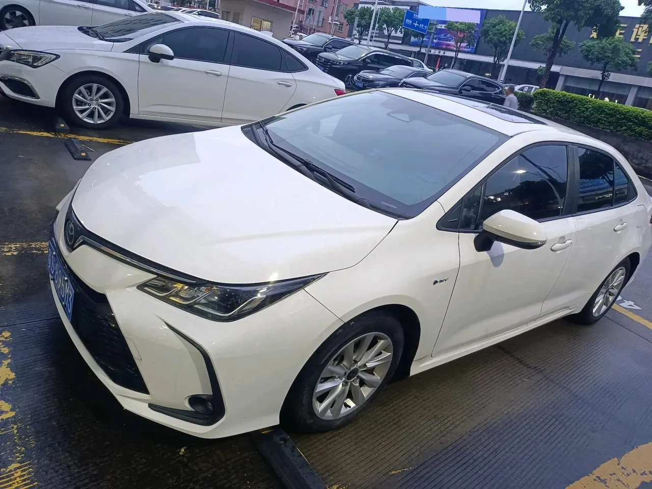 Toyota 2024 Corolla Double Engine 1.8 Stepless Intelligent Electric Hybrid Elite Automatic Gear - View 1