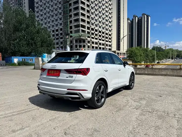 Audi Q3 2023 35 TFSI Fashion Dynamic (1.4T) 9