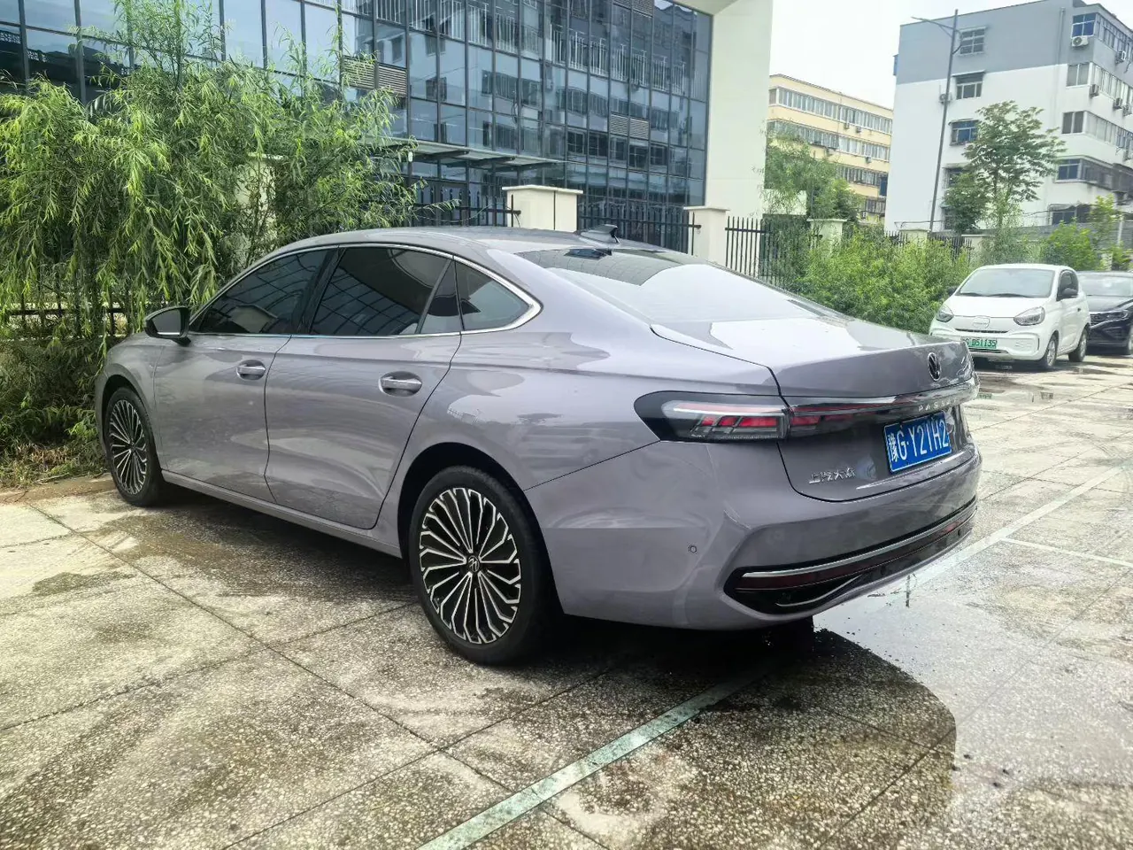 Volkswagen 2025 Passat Pro 2.0TSI 380TSI Dragon Edition Automatic 4