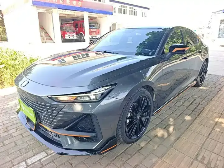 ChangAn UNI-V 2022 1.5T Sports Edition - View 1