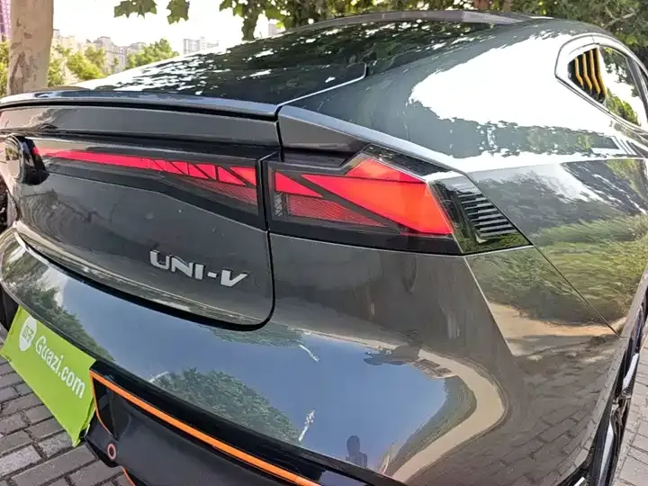 ChangAn UNI-V 2022 1.5T Sports Edition 8