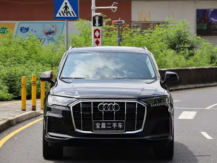 Audi Q7 2021 55 TFSI quattro S line Premium Model 2