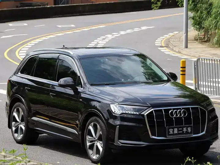 Audi Q7 2021 55 TFSI quattro S line Premium Model 3