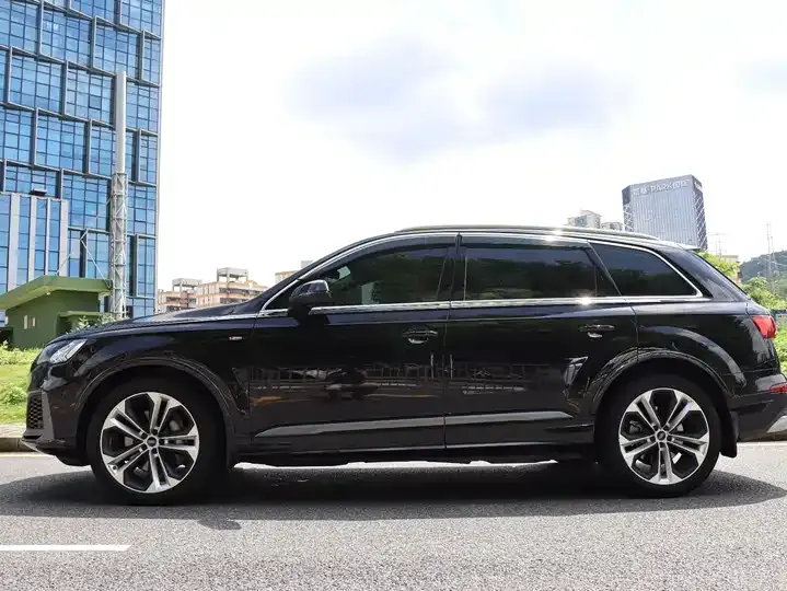 Audi Q7 2021 55 TFSI quattro S line Premium Model 7
