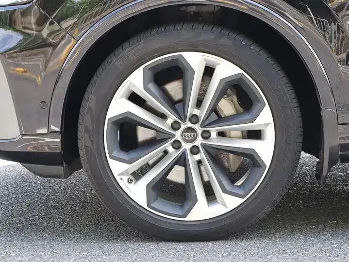 Audi Q7 2021 55 TFSI quattro S line Premium Model 8