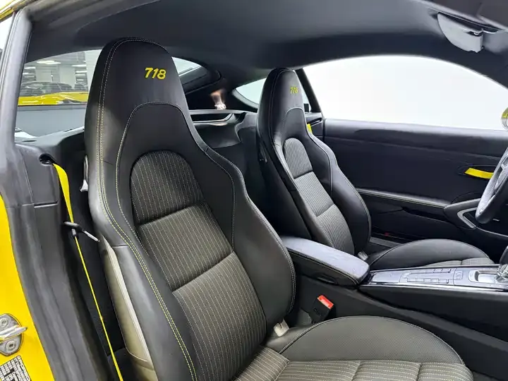 Porsche 718 2019 Cayman T 2.0T 6