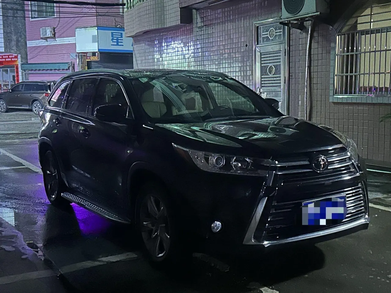 Toyota 2021 Highlander 2.0T 4-wheel drive deluxe 7-seat automatic gear 3