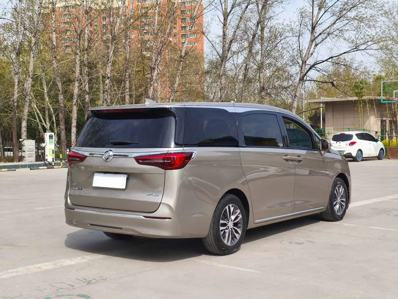 Buick 2023 GL8 ES Lu Zun 48V 2.0T 653T Exclusive Automatic Gear 16
