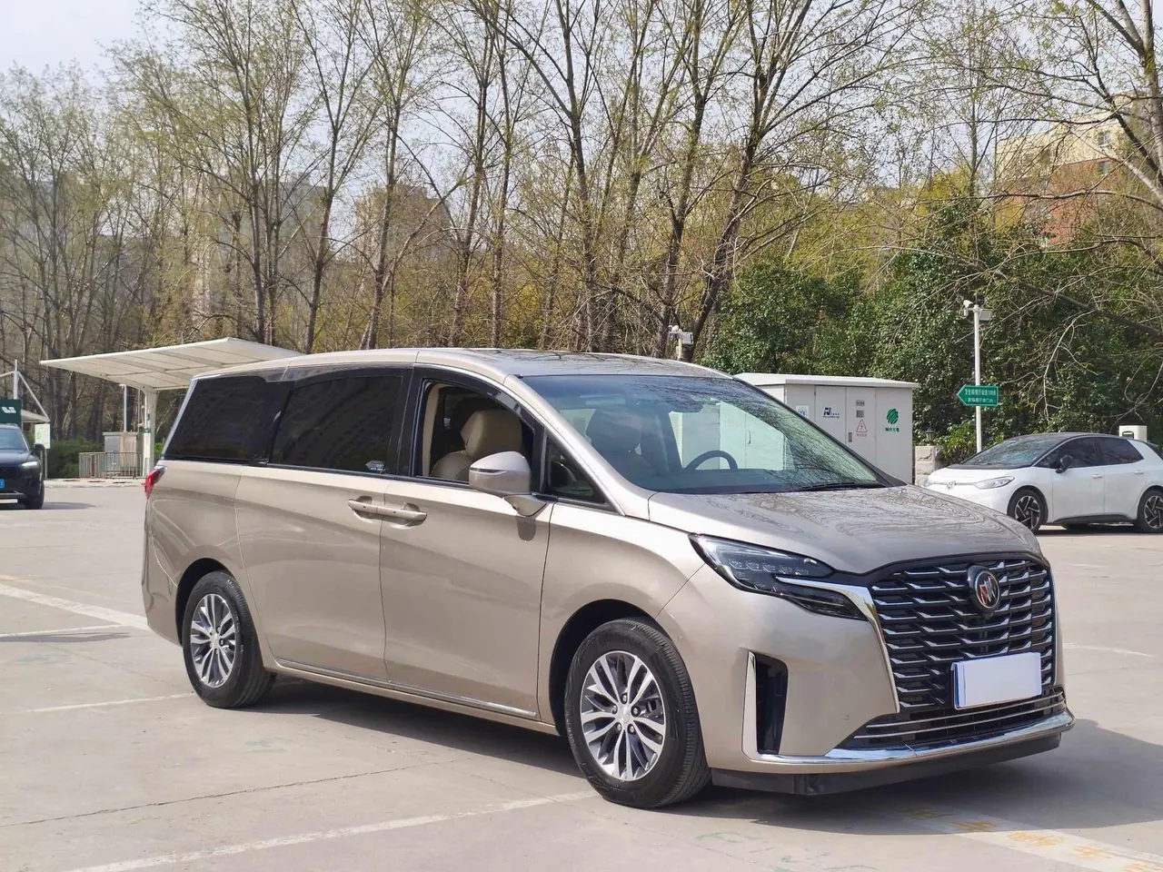 Buick 2023 GL8 ES Lu Zun 48V 2.0T 653T Exclusive Automatic Gear 3