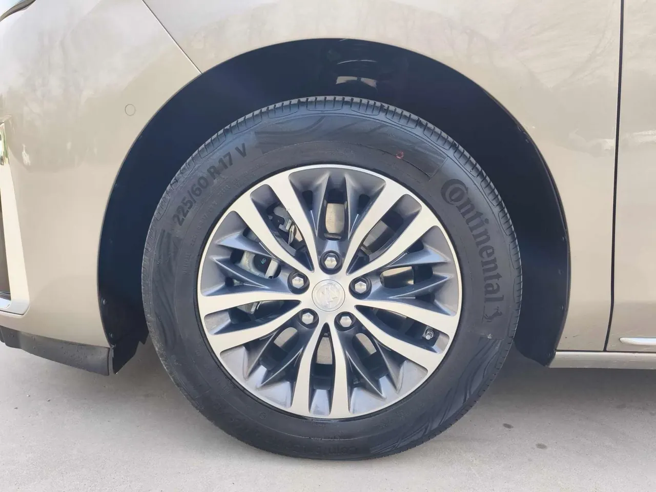 Buick 2023 GL8 ES Lu Zun 48V 2.0T 653T Exclusive Automatic Gear 4
