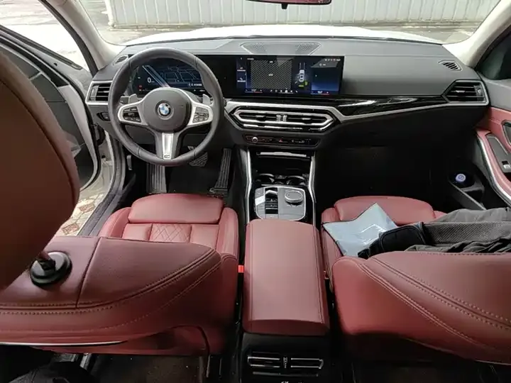 BMW 3 Series 2024 320Li M Sports Suit 10