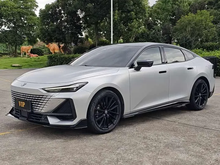 ChangAn UNI-V 2023 1.5T Sports Edition - View 1