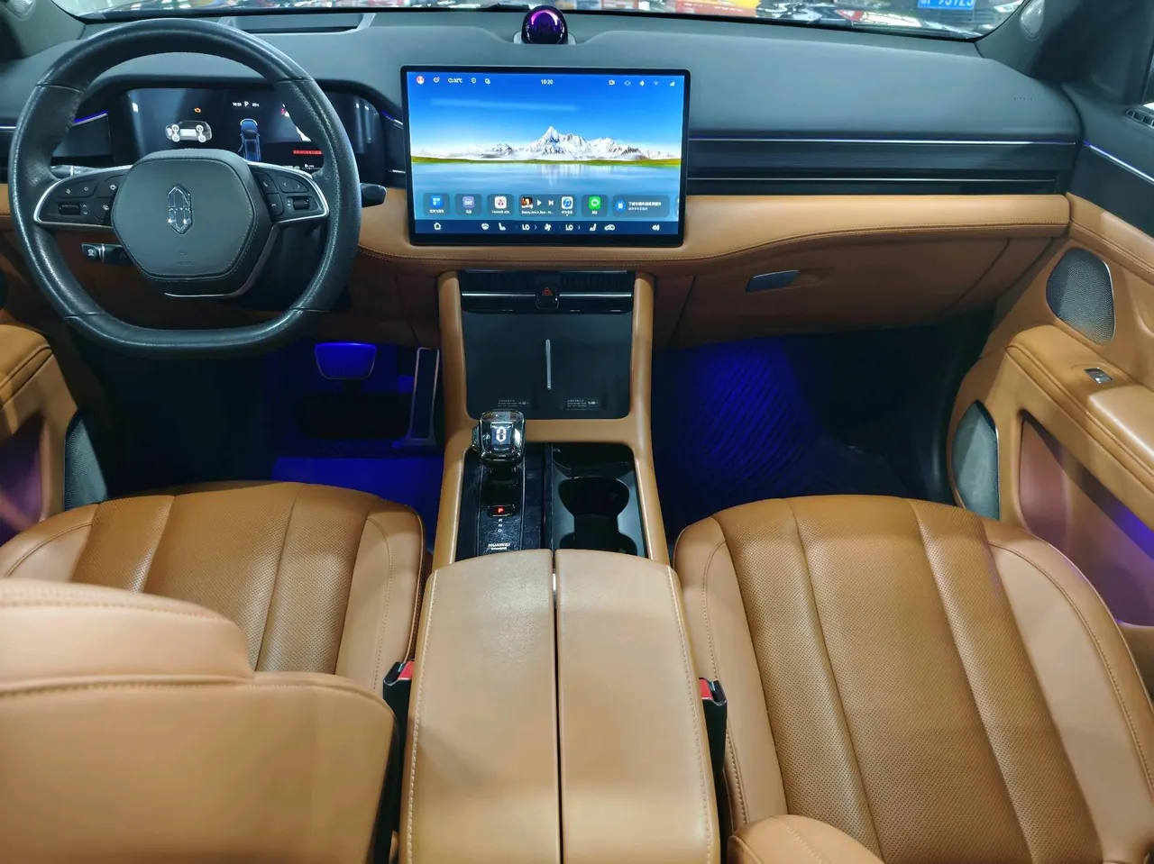 AITO 2024 AITO M7 Smart Drive Four-wheel Drive Pro Edition 5-seat Automatic Gear - View 1