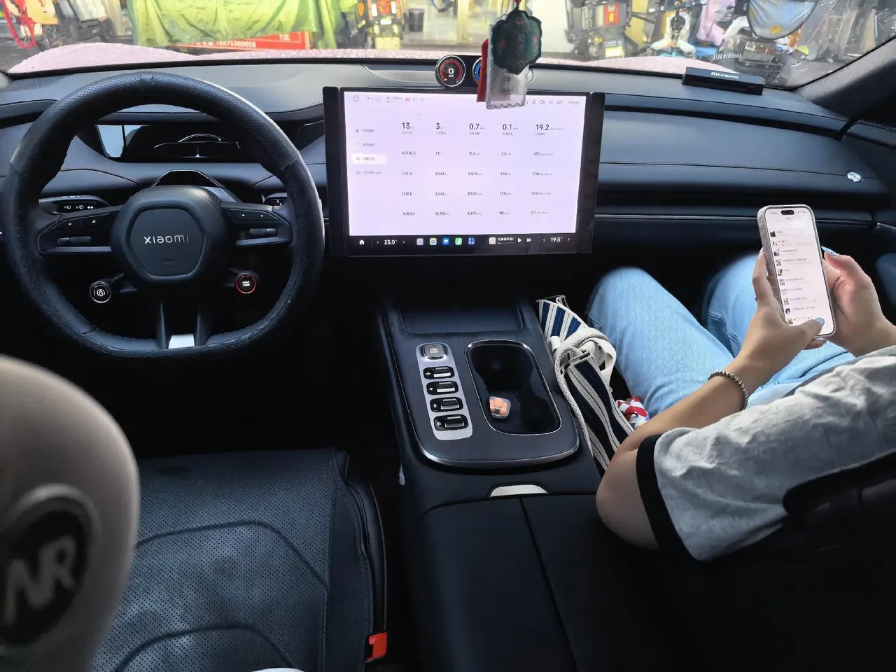 MI 2024 SU 7 830km Rear Drive Ultra Long Endurance High-end Smart Drive Pro Edition Automatic Gear 5