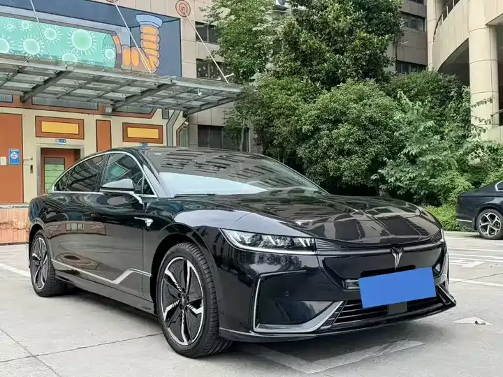 Voyah Chasing Light 2023 Four-wheel Drive Flagship Edition 3