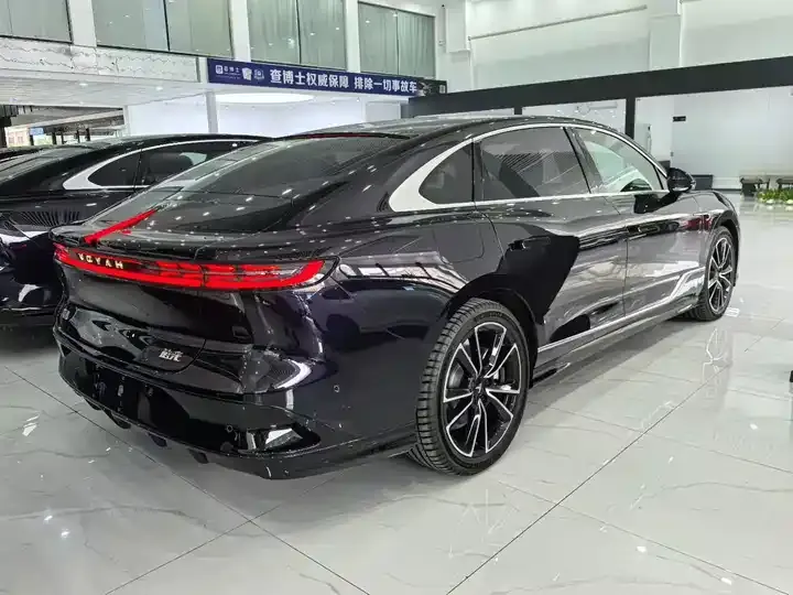 Voyah Chasing Light 2024 PHEV Four-wheel Drive Super Long Endurance Ultimate Edition 8