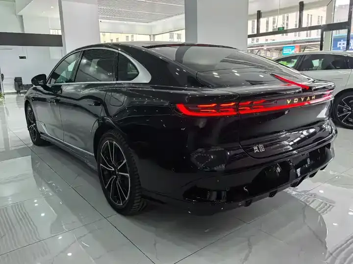 Voyah Chasing Light 2024 PHEV Four-wheel Drive Super Long Endurance Ultimate Edition 9