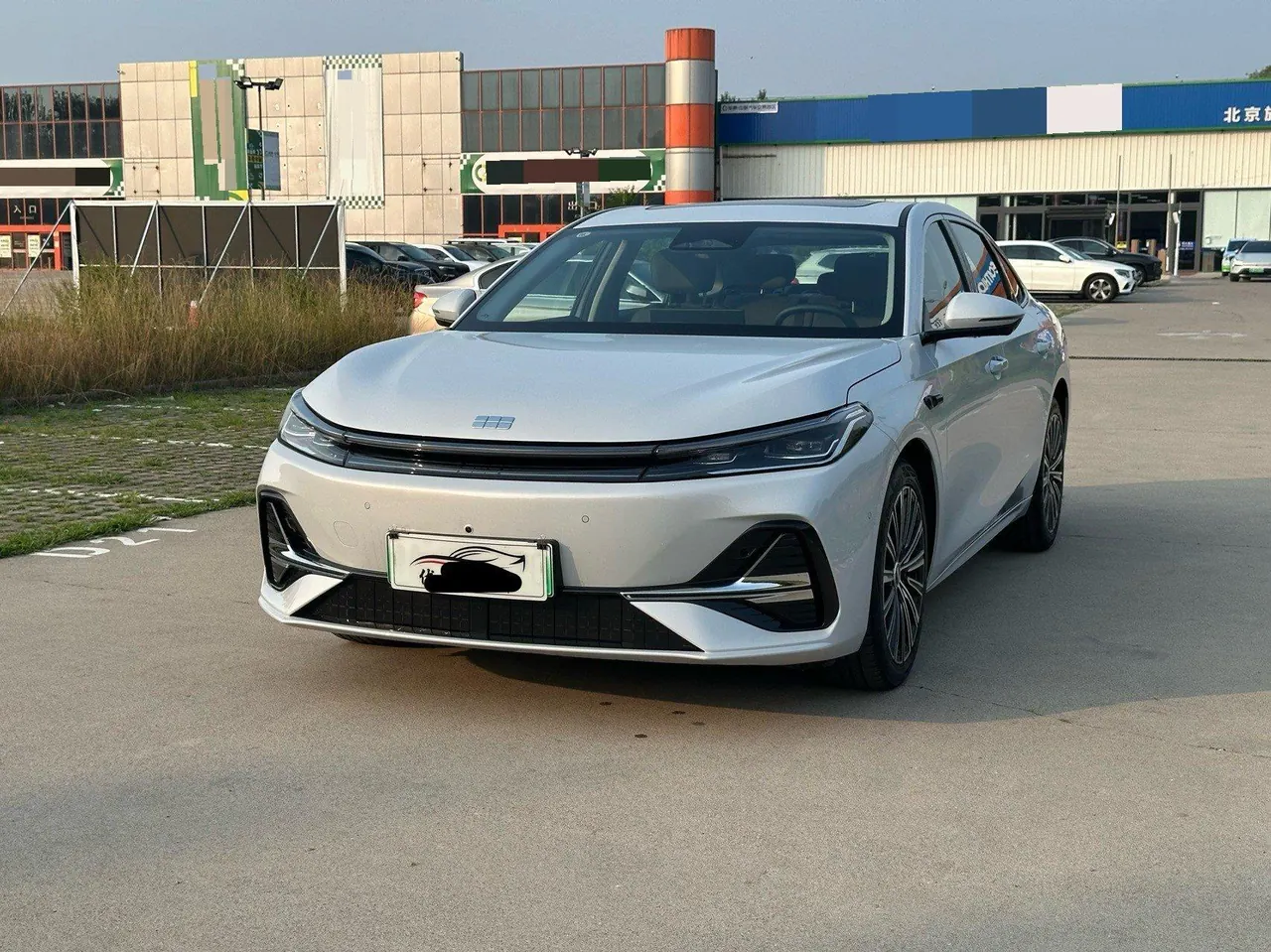 Открыть галерею: Geely Galaxy 2025 A7 EM-i 1.5 150km Starship Edition Automatic Gear