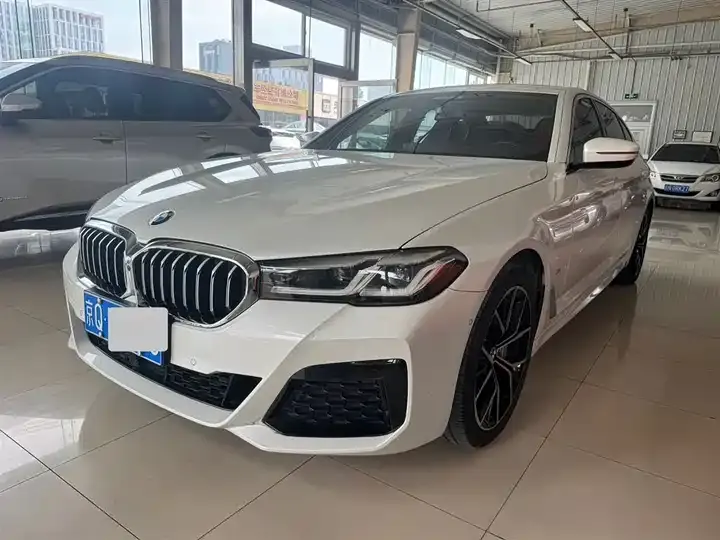 BMW 5 Series 2023 530Li Administrative M Sports Suit 2