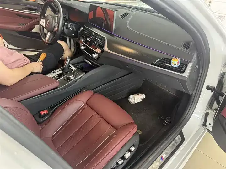 BMW 5 Series 2023 530Li Administrative M Sports Suit 7
