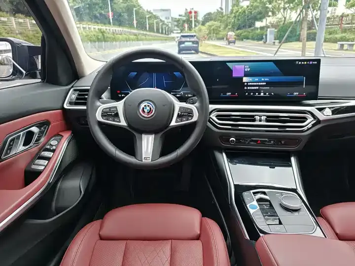 BMW i3 2024 eDrive 35 L 11