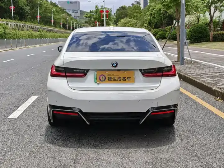 BMW i3 2024 eDrive 35 L 5