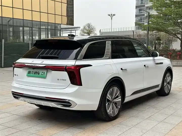 HongQi E-HS9 2022 660km flag Chang version of six 6