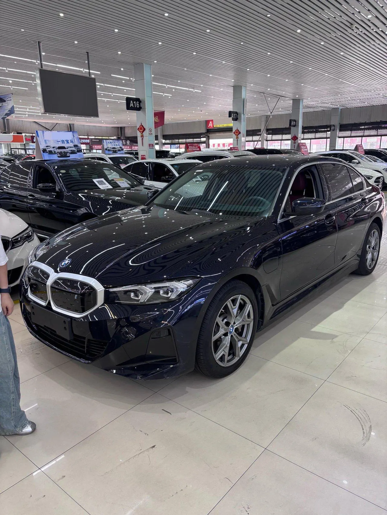 BMW 2024 i3 eDrive 35 L automatic gear - View 1