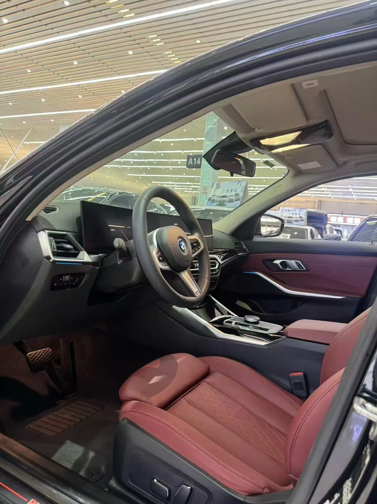 BMW 2024 i3 eDrive 35 L automatic gear 3