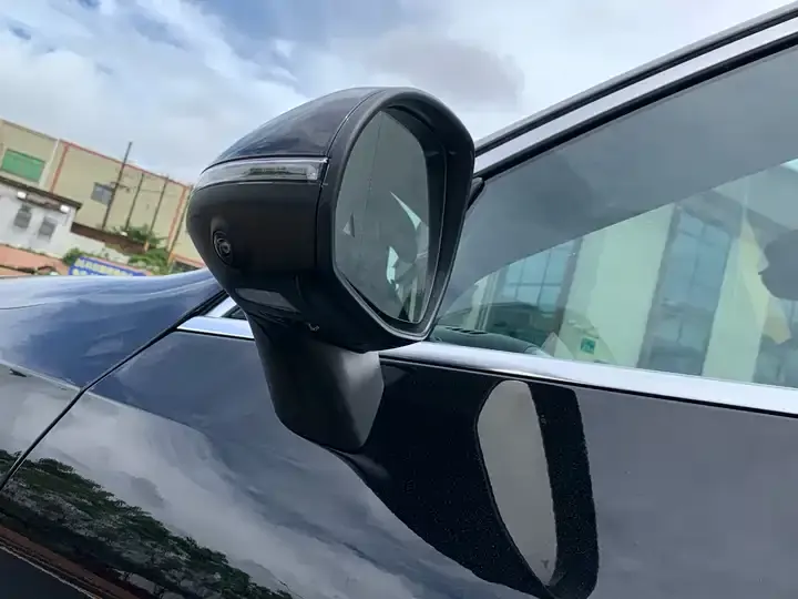 Mercedes Benz GLC 2026 GLC 260 L 4MATIC Classic 12