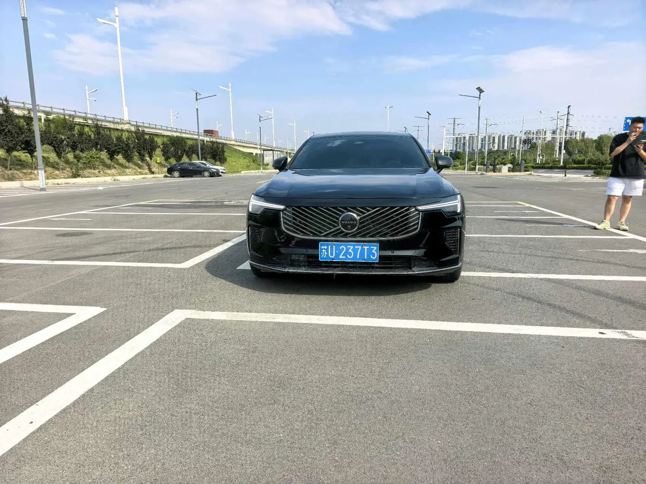 Volvo 2026 S90 48V 2.0T B5 Zhiyuan Deluxe Edition Automatic Gear 3