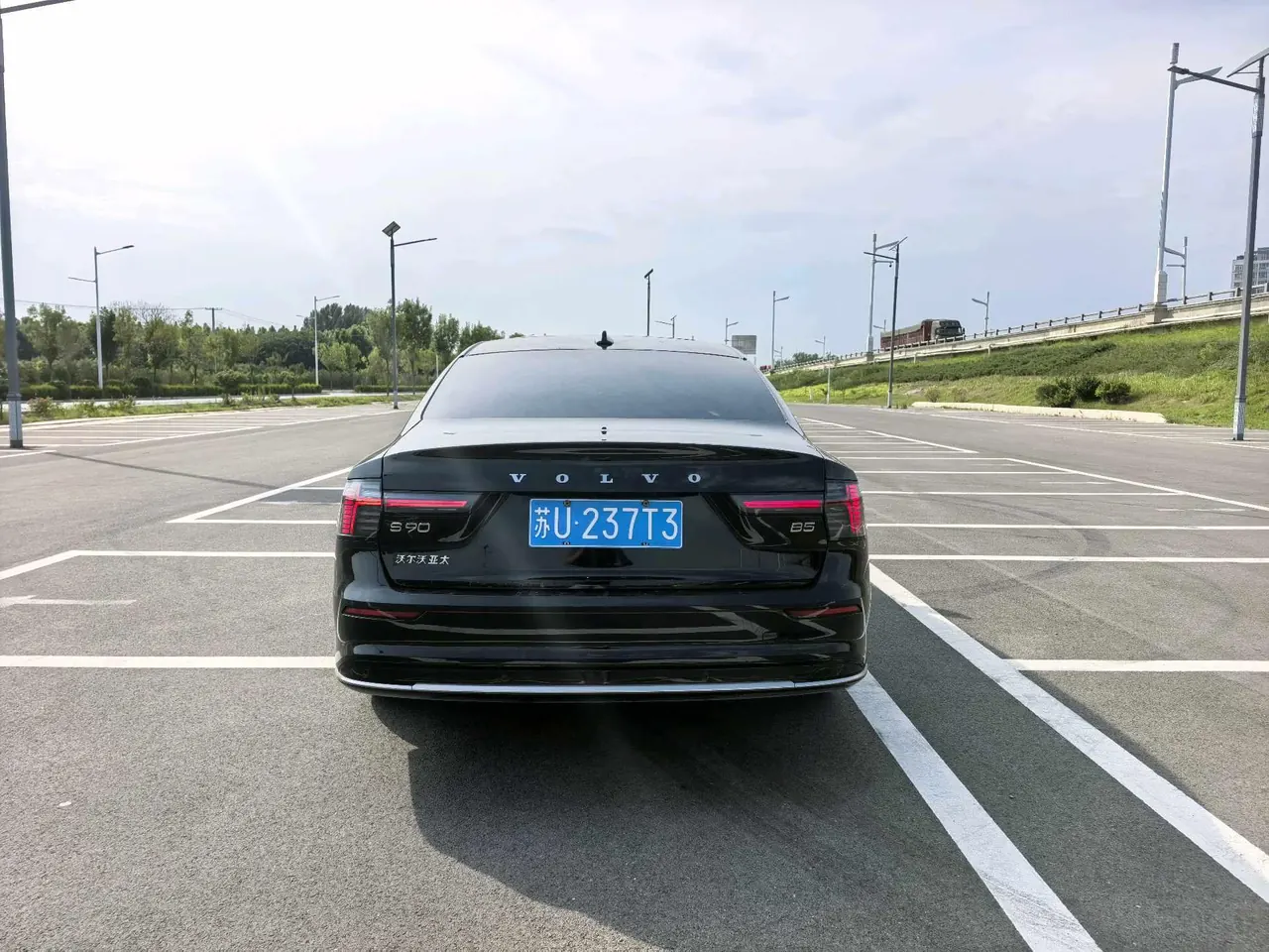 Volvo 2026 S90 48V 2.0T B5 Zhiyuan Deluxe Edition Automatic Gear 5