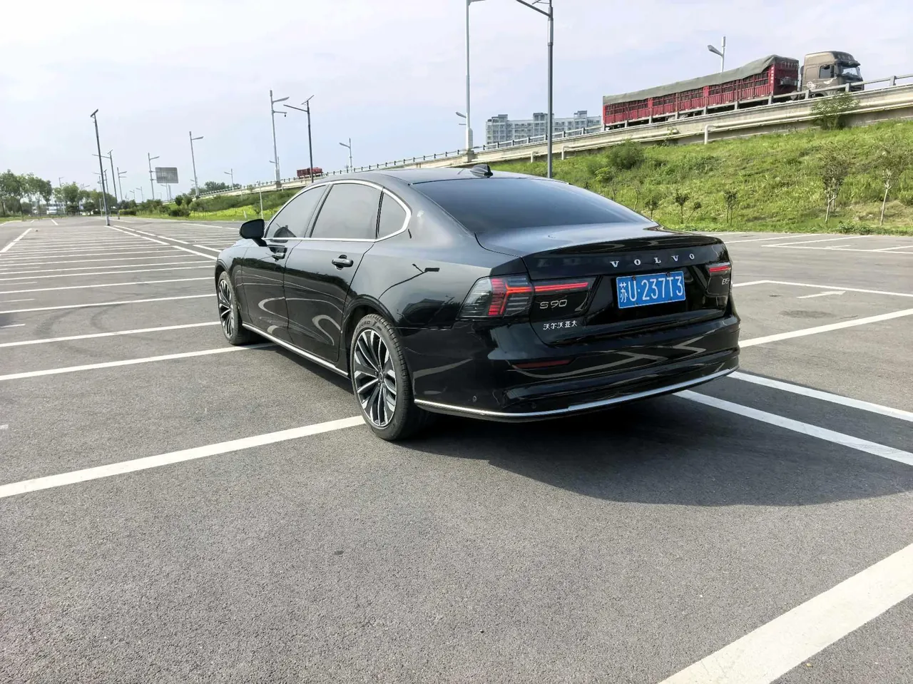 Volvo 2026 S90 48V 2.0T B5 Zhiyuan Deluxe Edition Automatic Gear 6