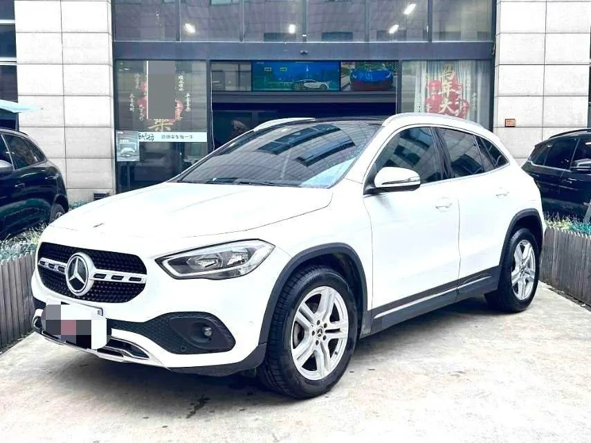 Открыть галерею: Mercedes Benz 2022 GLA 180 1.3T (modified) automatic gear