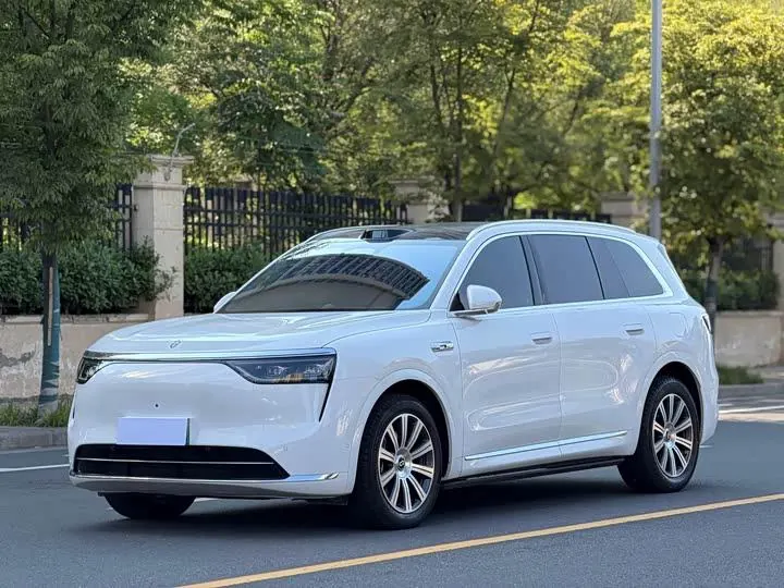 Открыть галерею: AITO M8 2025 extended range Max version 53.4kWh 5-seat version (192-line laser Radar)