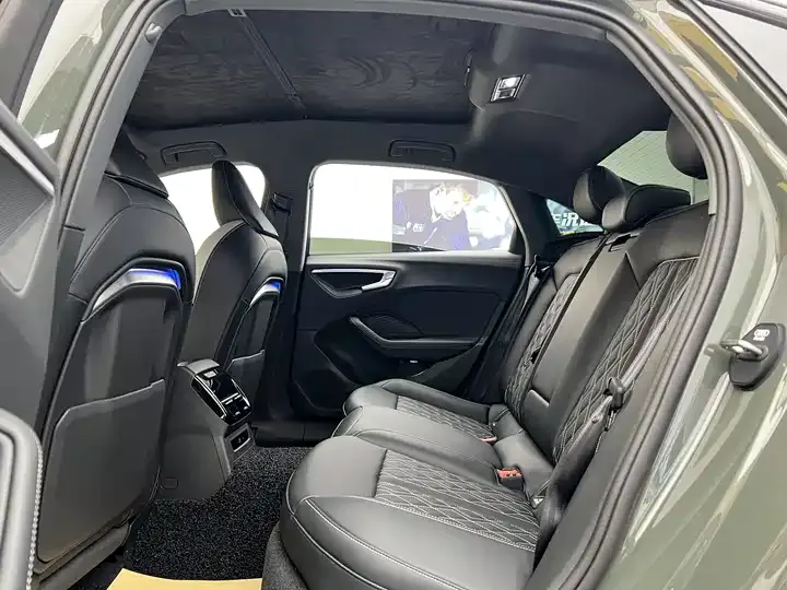 Audi A5L 2026 2.0T Sport Plus 6