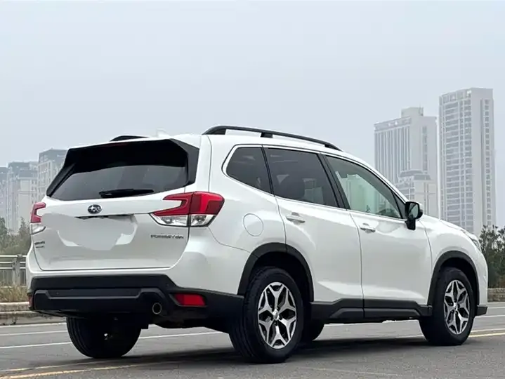 Forester 2021 2.0i Deluxe Edition EyeSight 3