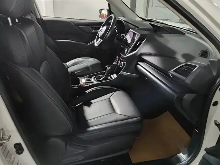 Forester 2021 2.0i Deluxe Edition EyeSight 8