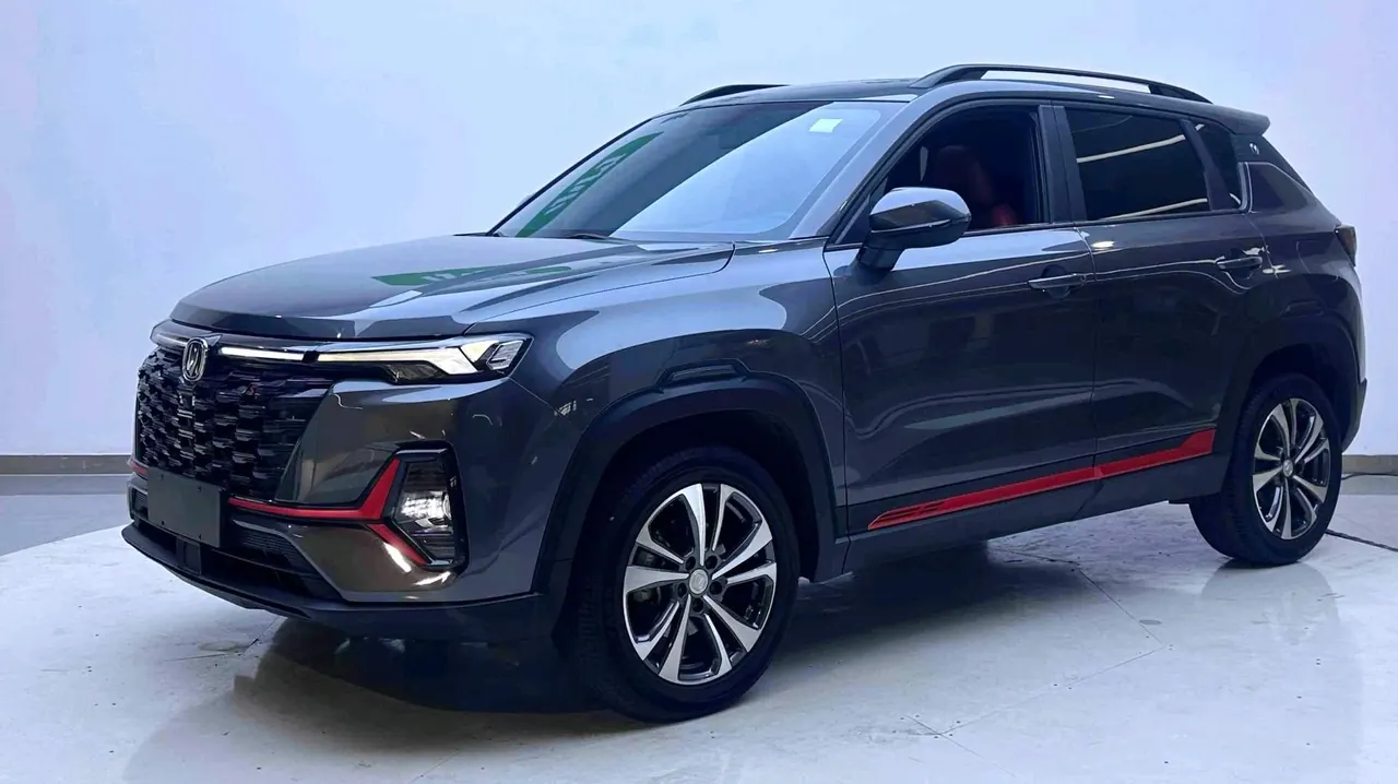 Open image lightbox: ChangAn 2023 CS35 PLUS 1.4T Enjoy Deluxe Automatic Gear