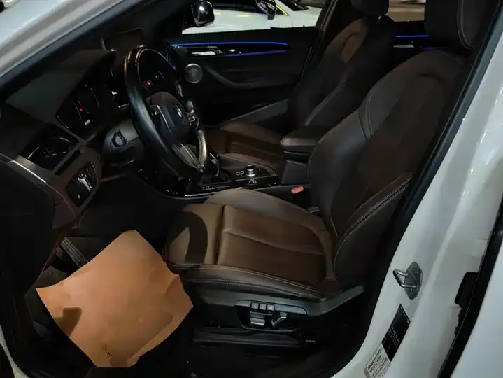 BMW X2 2021 sDrive25i leading M sports suit 9
