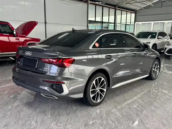 Audi A3 2021 Sportback 35 TFSI Aggressive Sport 7