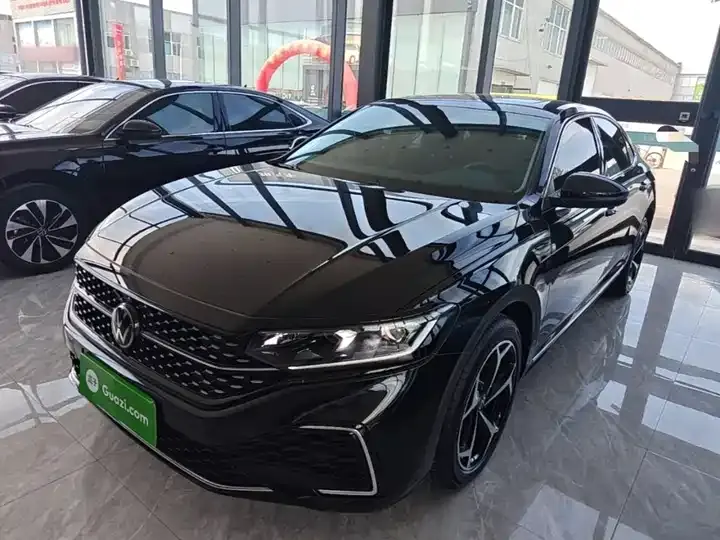 Passat 2026 outstanding 330TSI Star Elite Edition - View 1
