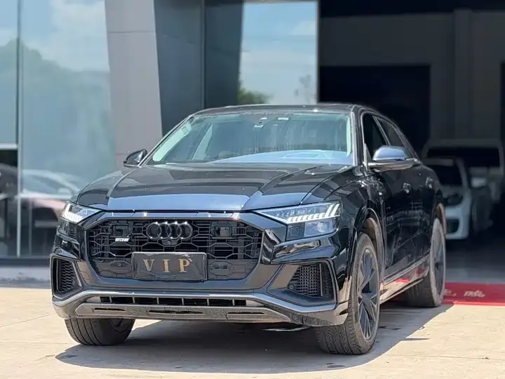 Открыть галерею: Audi Q8 2024 55 TFSI Deluxe Dynamic