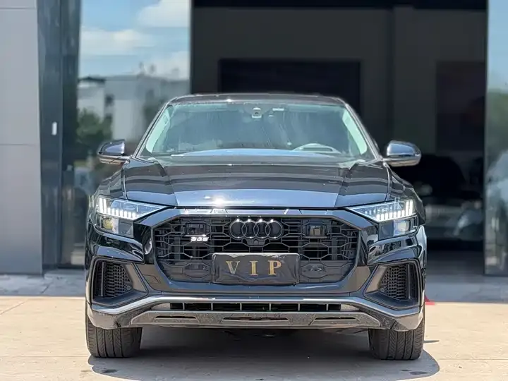 Audi Q8 2024 55 TFSI Deluxe Dynamic 2