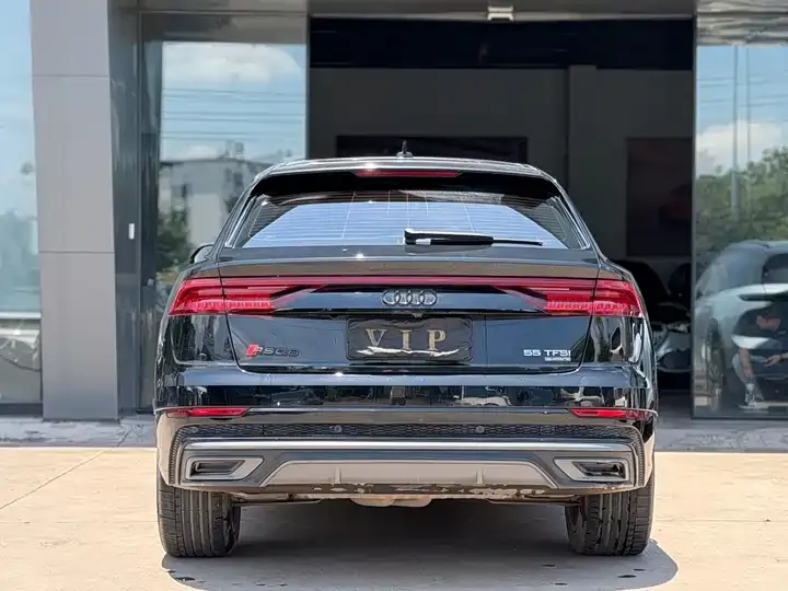 Audi Q8 2024 55 TFSI Deluxe Dynamic 4