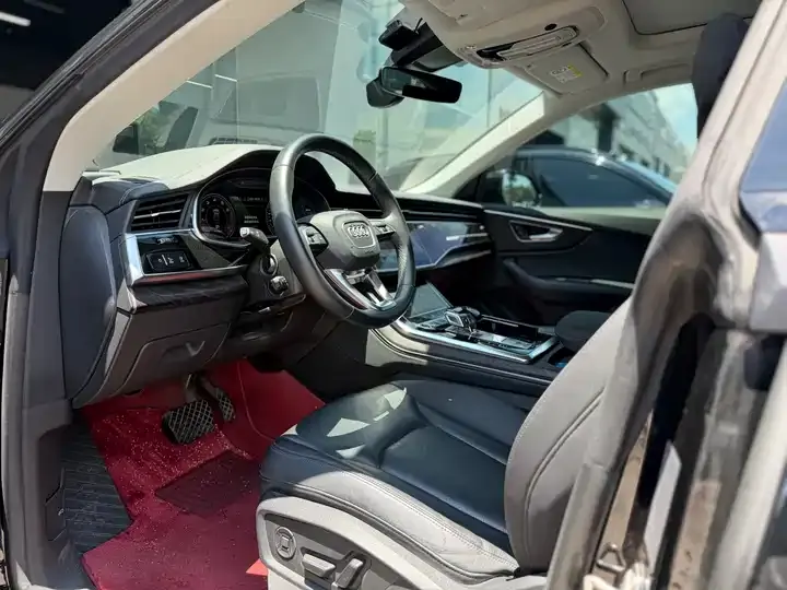 Audi Q8 2024 55 TFSI Deluxe Dynamic 7